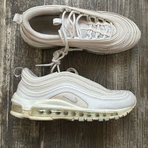 Women’s Nike Airmax shoes